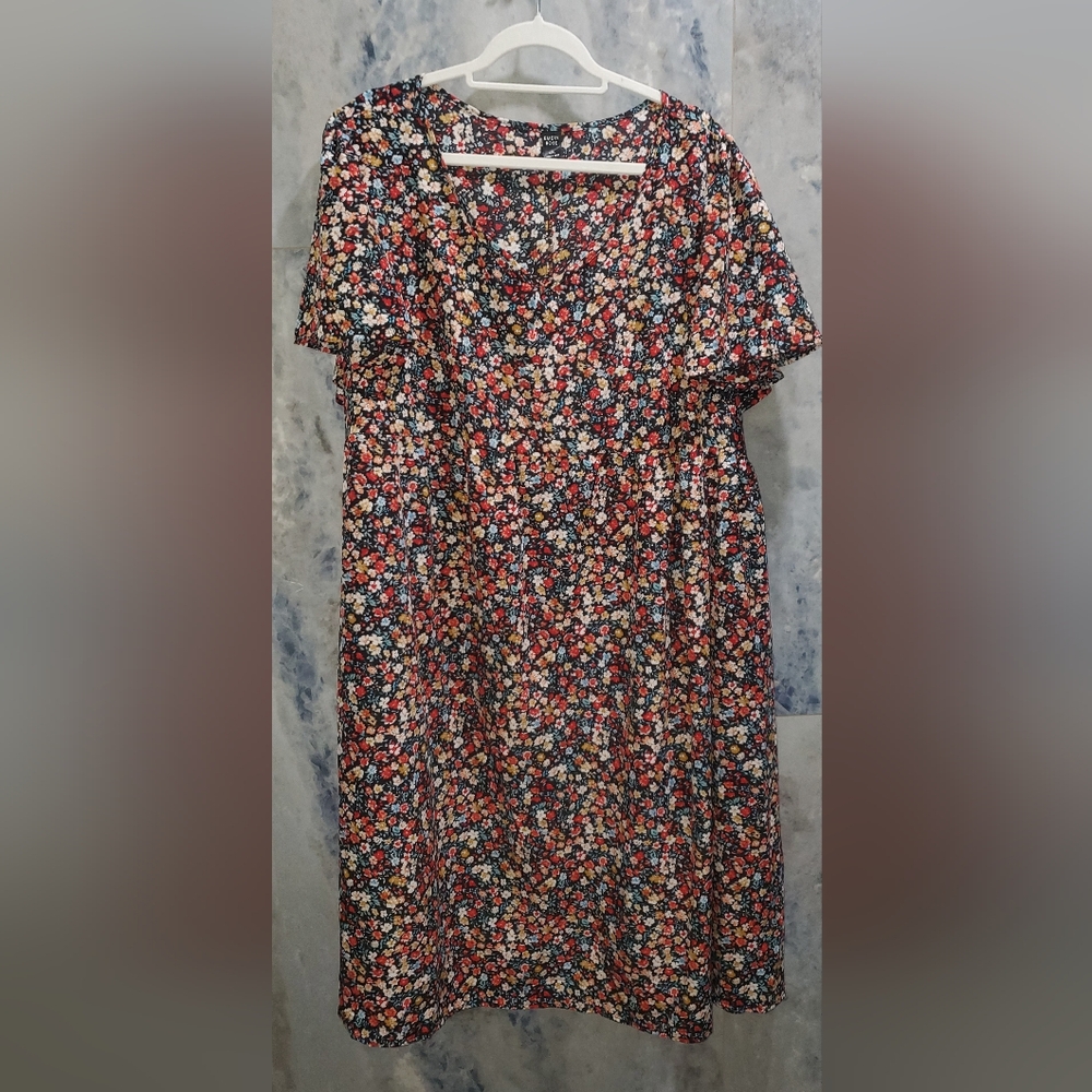 NWOT Emery Rose Floral Dress 4XL
